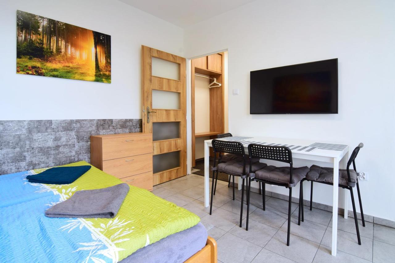 Apartman Nikola 特罗亚诺维采 外观 照片