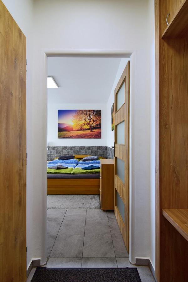 Apartman Nikola 特罗亚诺维采 外观 照片