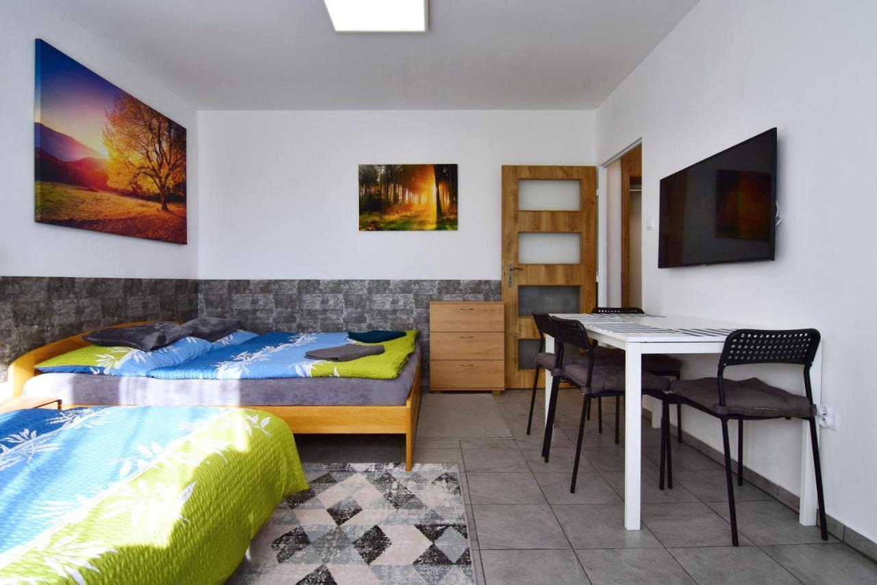 Apartman Nikola 特罗亚诺维采 外观 照片