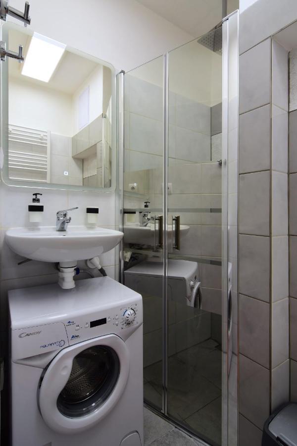 Apartman Nikola 特罗亚诺维采 外观 照片